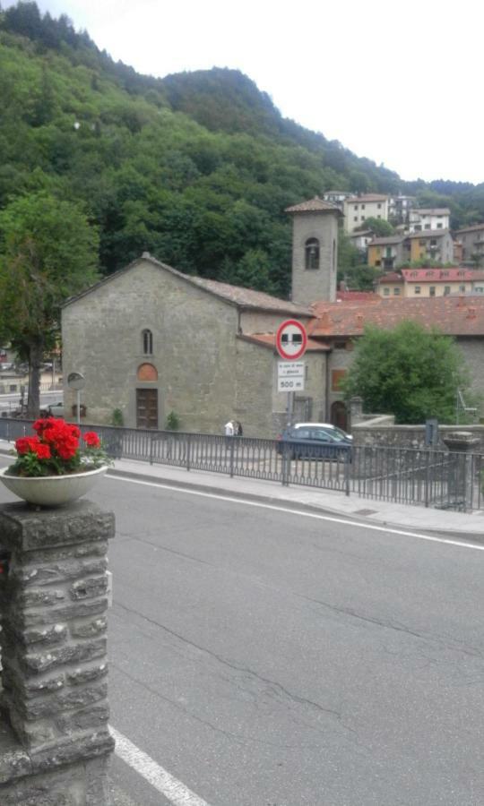 La Foresta Albergo Ristorante Pizzeria Badia Prataglia Luaran gambar
