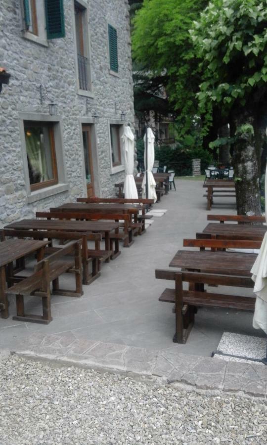La Foresta Albergo Ristorante Pizzeria Badia Prataglia Luaran gambar